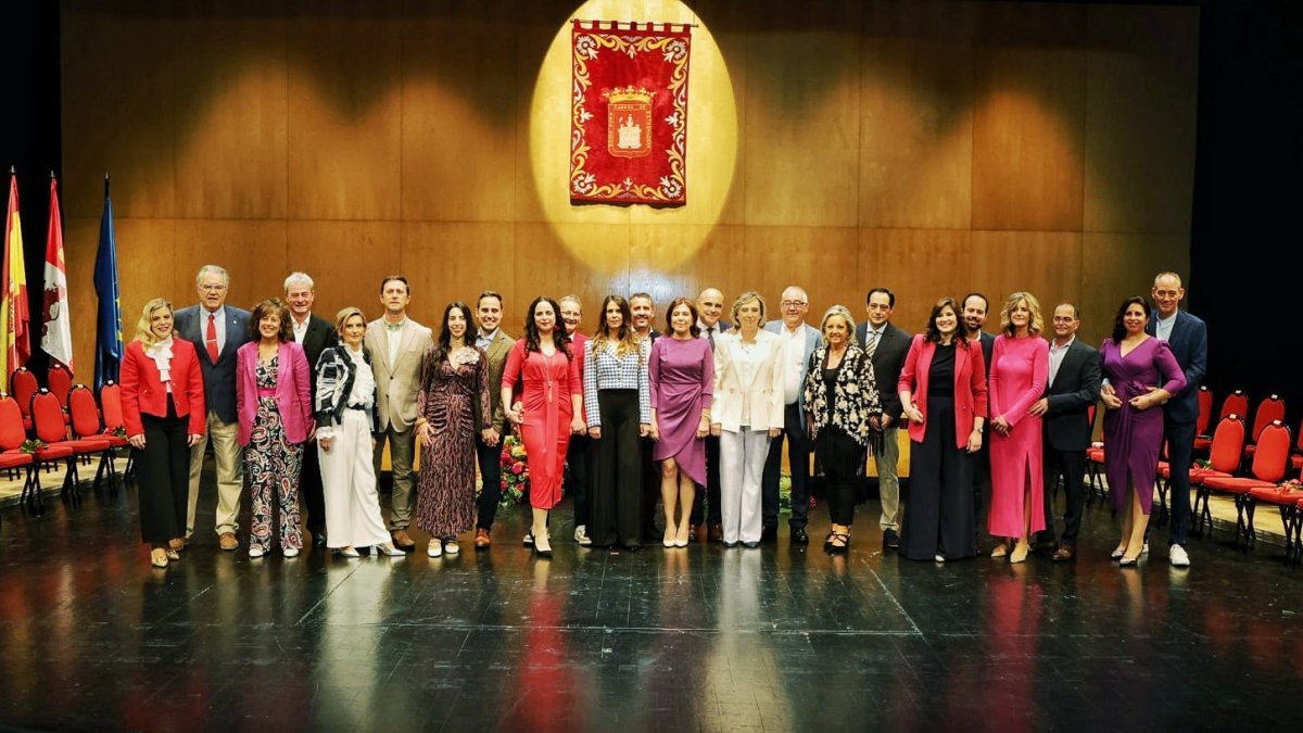 Foto de familia de los Jurados de San Juan 2025