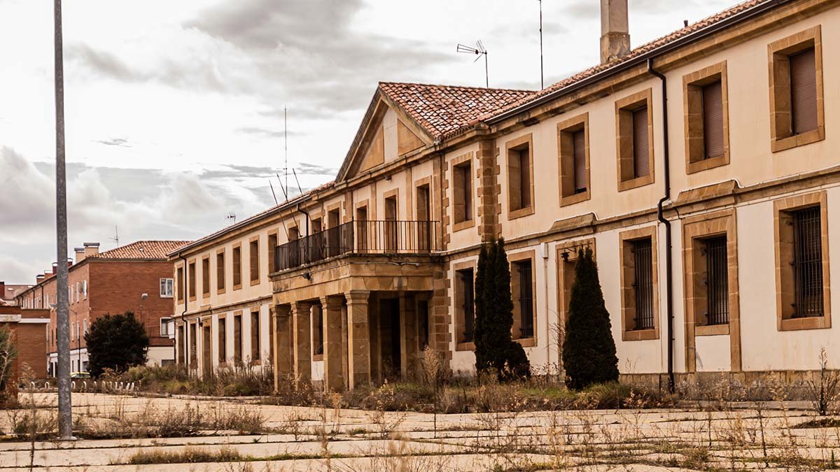 Exterior de la antigua prisión de Soria.