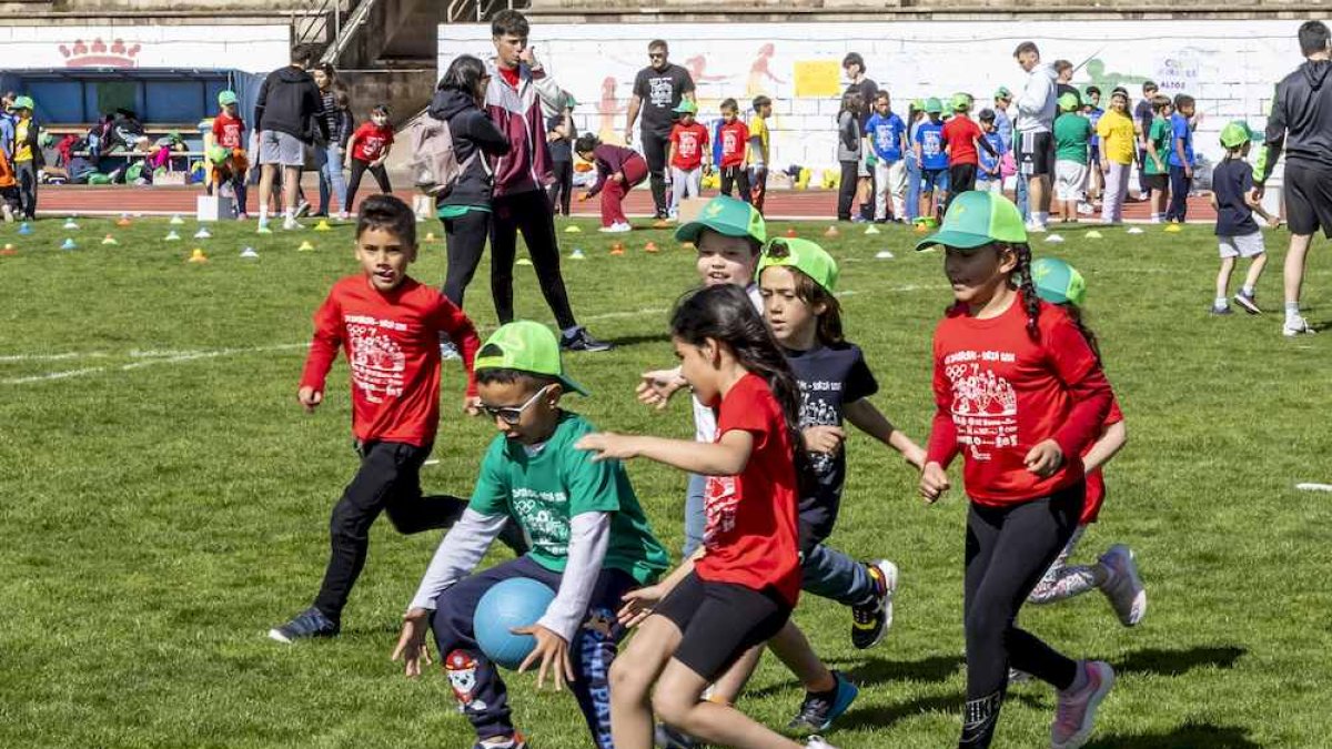 Los niños de los colegios rurales vivieron una mañana lúdica y deportiva