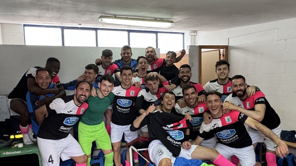 Celebración por todo lo alto de un Almazán que tiene la permanencia en el bolsillo.