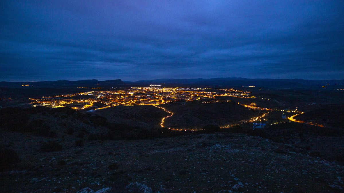 Vista nocturna de la capital.