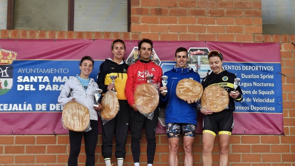 Podio de la prueba con protagonismo soriano.