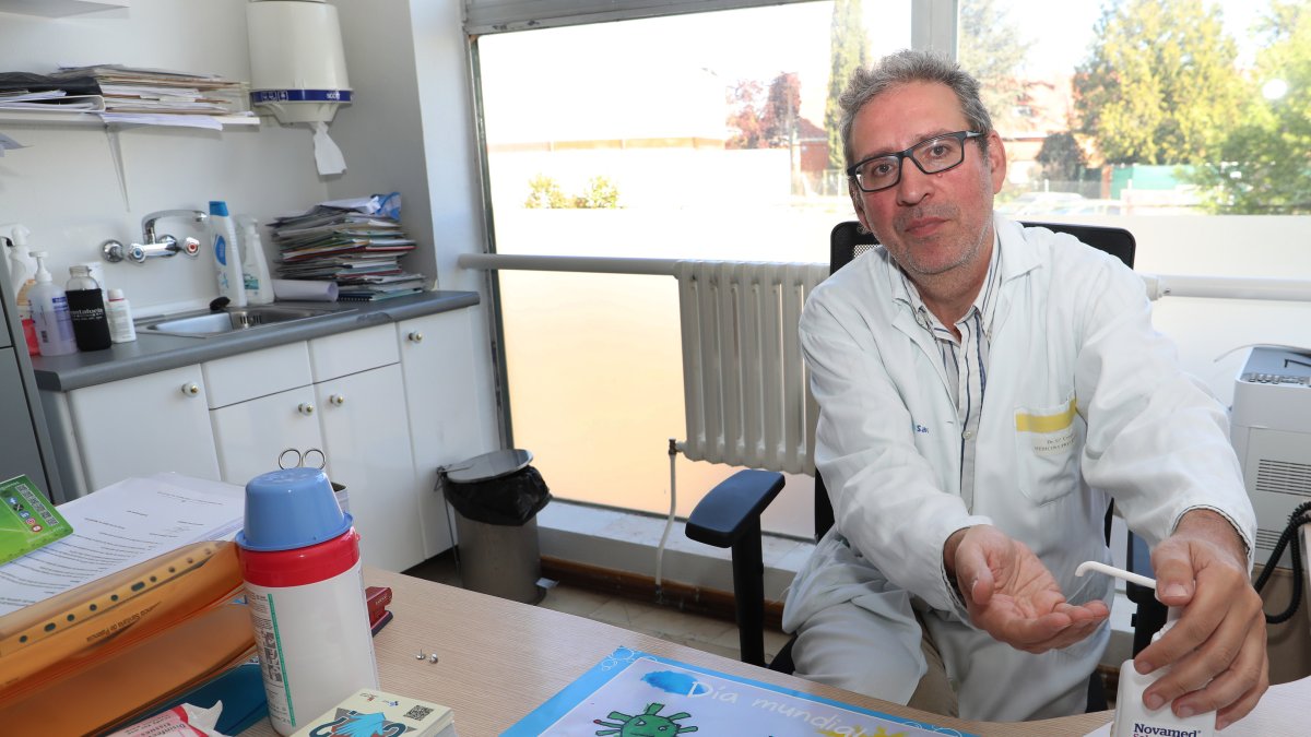 El doctor de Medicina Preventina y responsable de Higiene de manos en el Complejo Asistencial Universitario de Palencia, Julio García Crespo