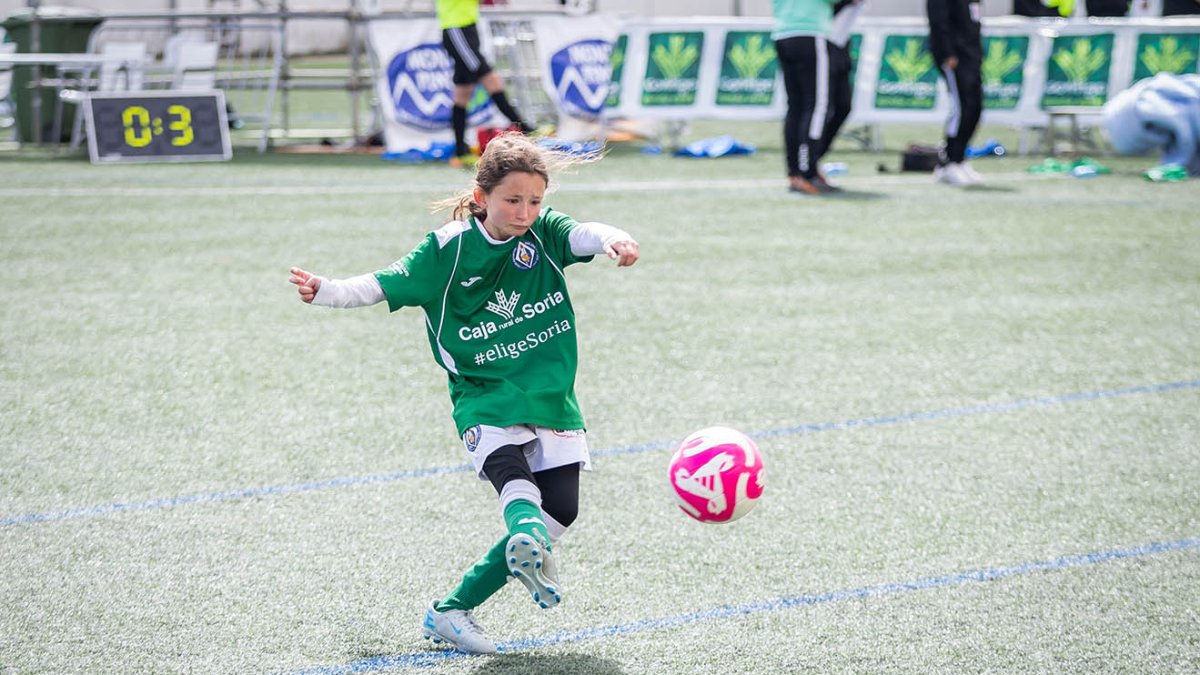Una jugadora del San José durante un torneo femenino