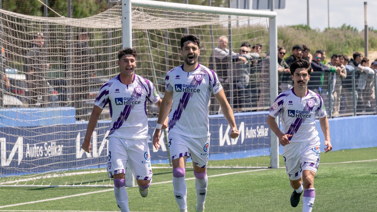 Jony celebra el segundo gol anotado ante el Getafe B.