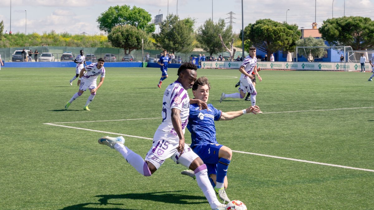 Steven Góngora fue el jugador más desequilibrante en el ataque rojillo ante el Getafe B.