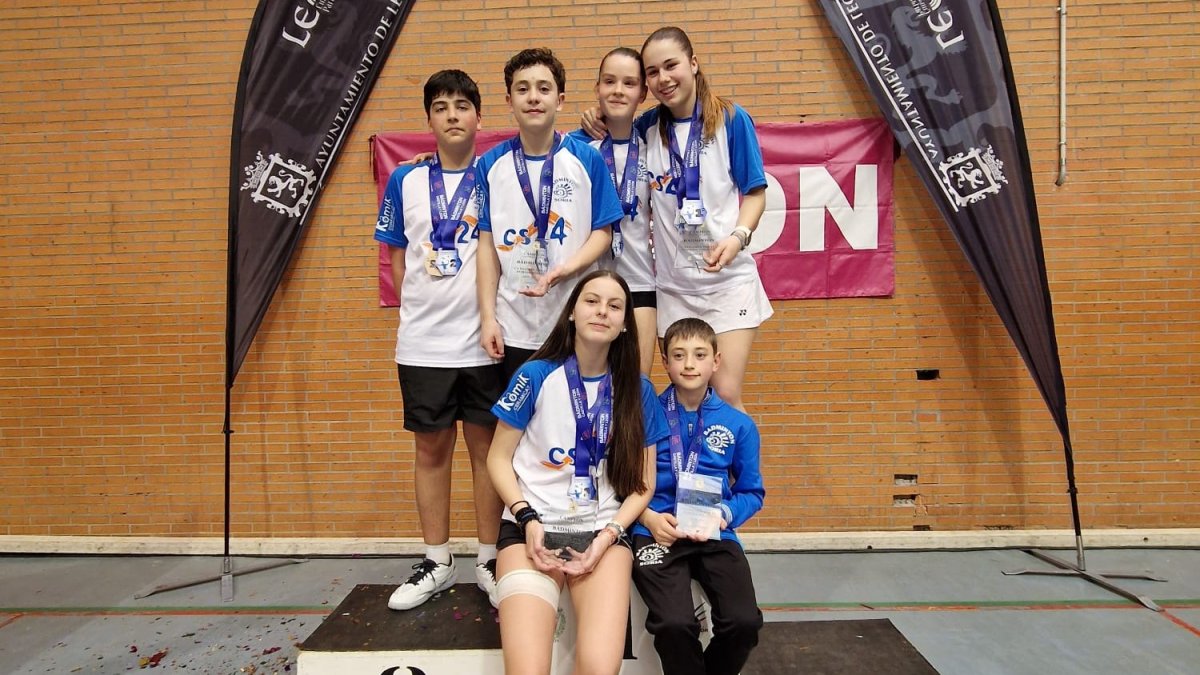 Los medallistas del club soriano en el Regional Sub15 y Sub19