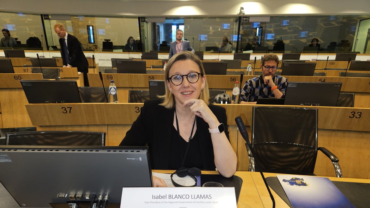 La vicepresidenta de la Junta, Isabel Blanco, interviene en el pleno del Comité Europeo de las Regiones.