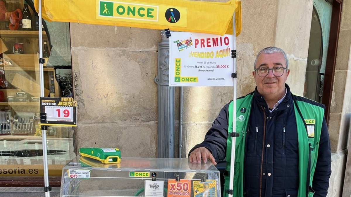 El vendedor en la esquina del Collado.