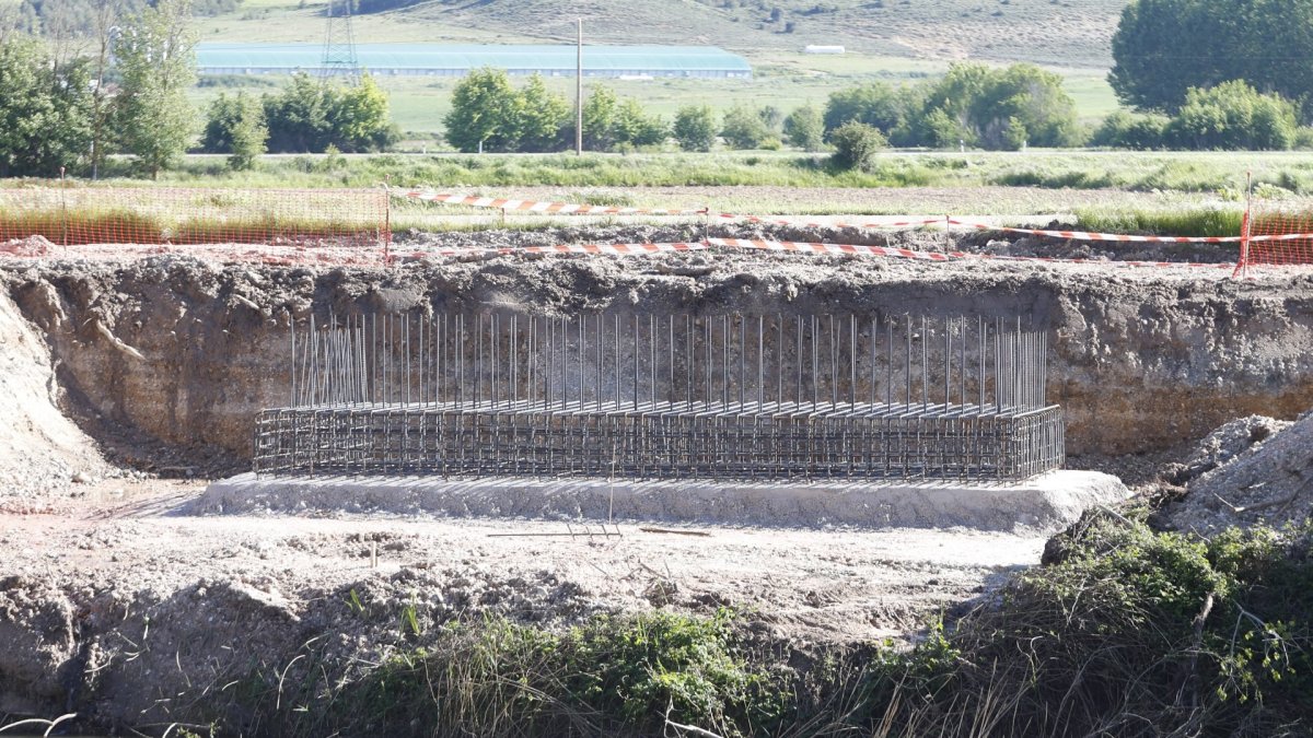 Aspecto del hormigonado en el puente provisional.