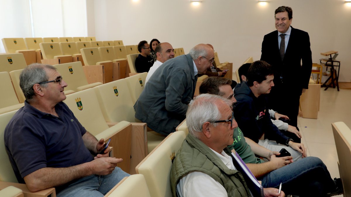 El consejero de Economía y Hacienda y portavoz, Carlos Fernández Carriedo.