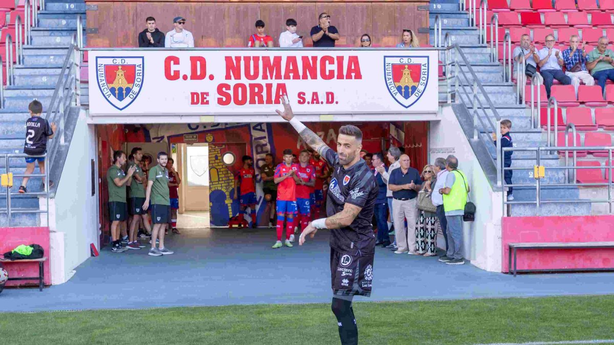 Dorronsoro en el día de su despedida de la afición numantina.