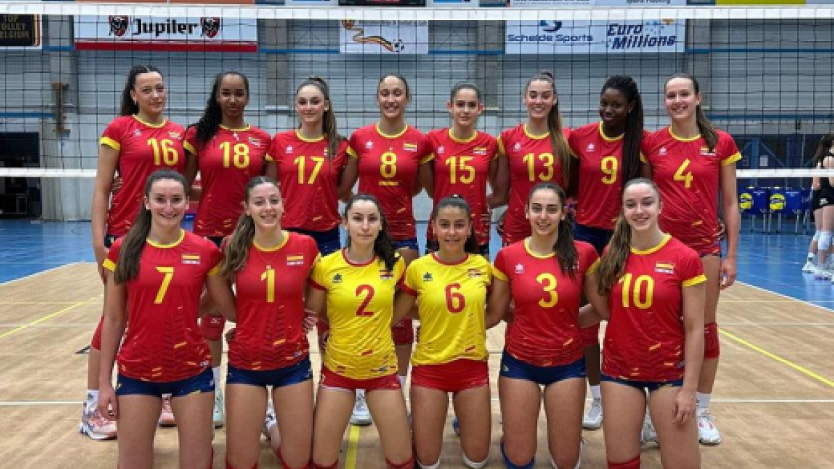 Fotos del combinado nacional Sub19 que dirige Guillermo Orduna y cuya concentración permanente tiene lugar en Soria.