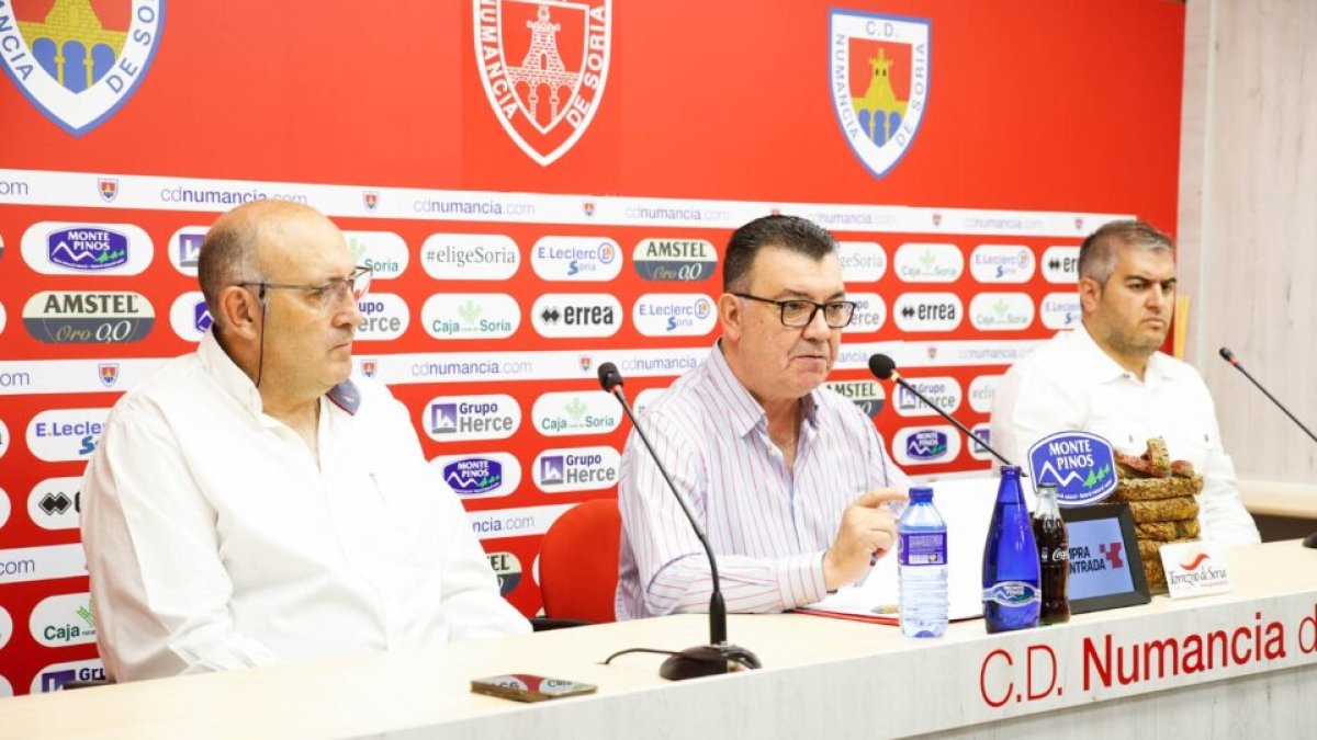 Javier Jiménez, Patricio de Pedro y Álex Huerta en la rueda de prensa de este viernes.