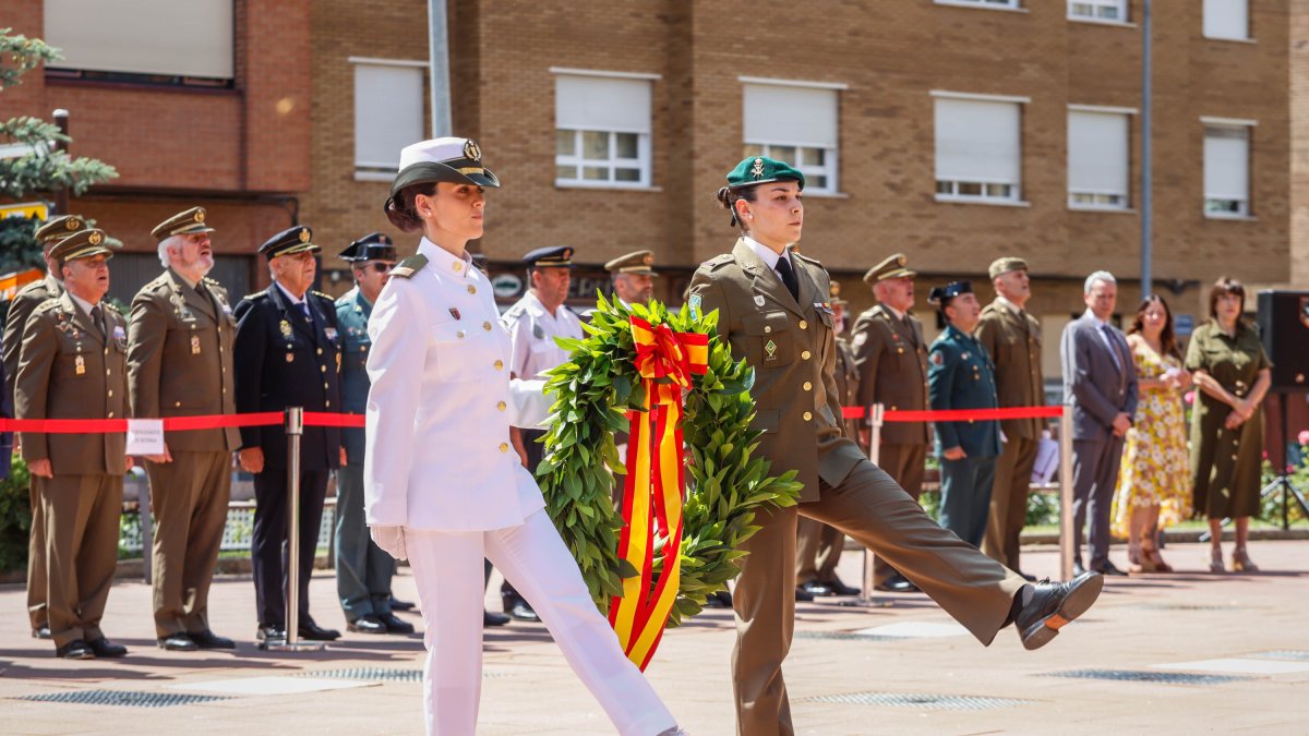 Homenaje a los militares caídos por España en los actos del 31 aniversario de la Subdelegación de Defensa en Soria.