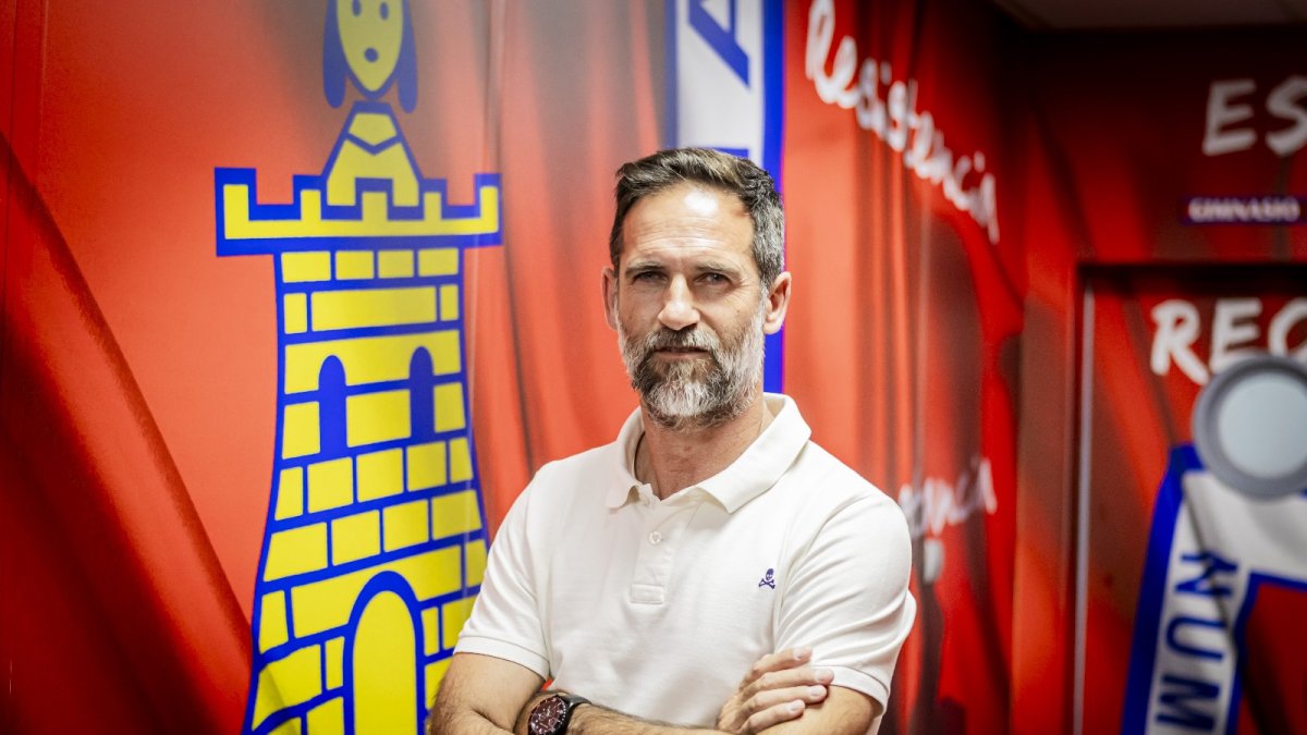 Abel Segovia durante su presentación como nuevo entrenador del Numancia.