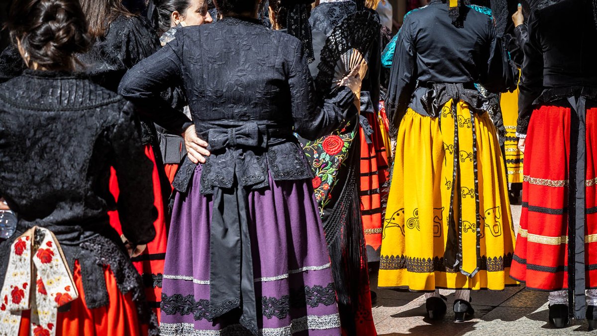 Los sorianos se visten con sus mejores galas para arropar las calderas de las distintas cuadrillas.
