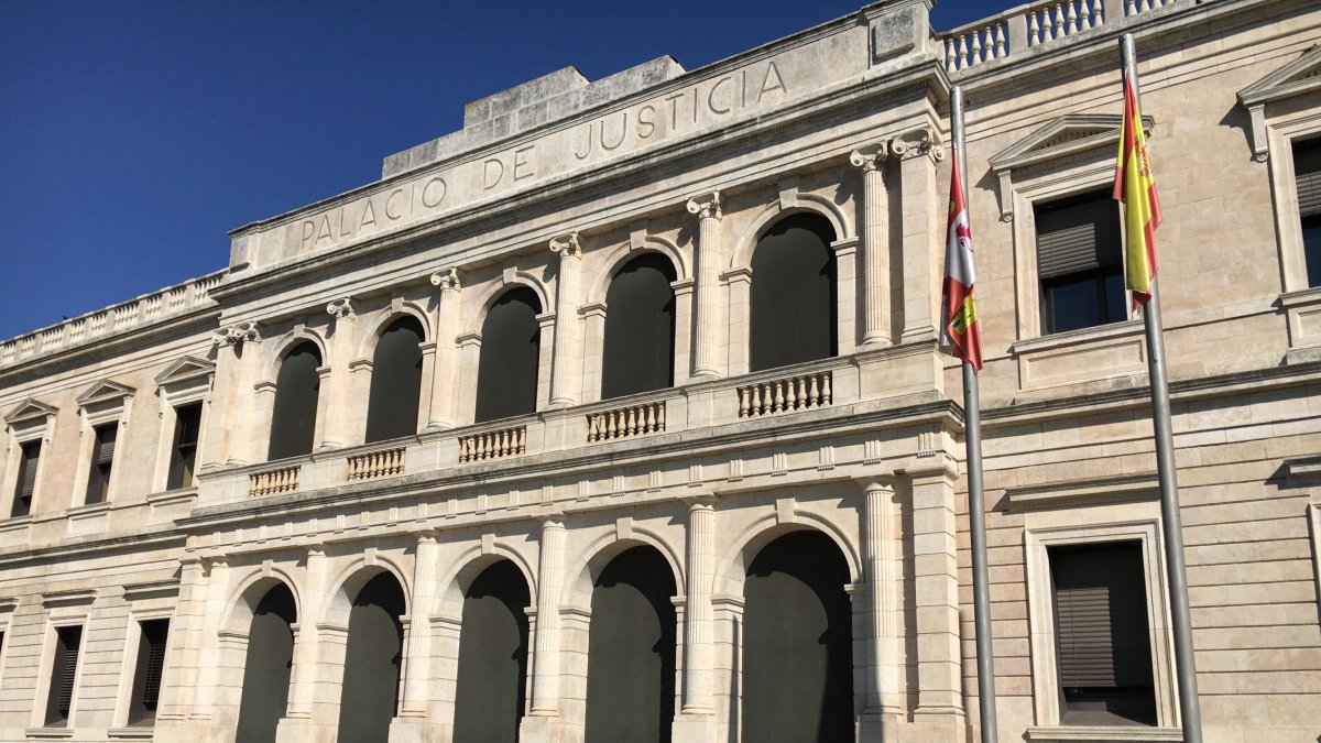 Archivo - Sede del TSJCyL en Burgos.
