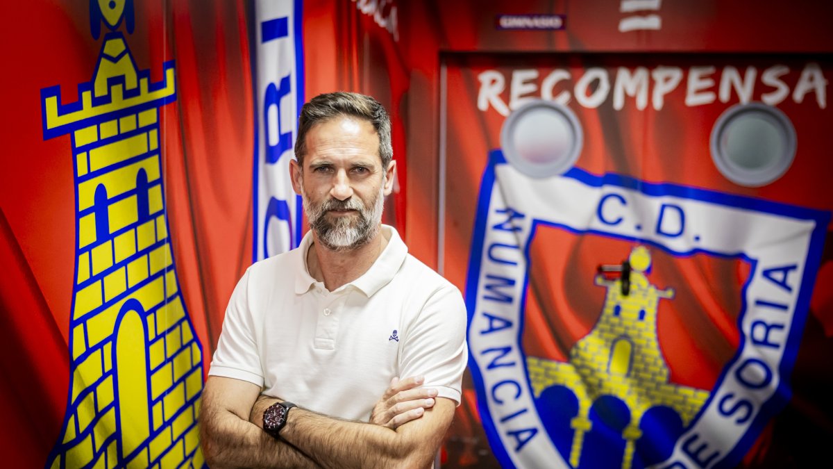 Abel Segovia comenzará a trabajar con la plantilla rojilla el próximo 23 de julio.