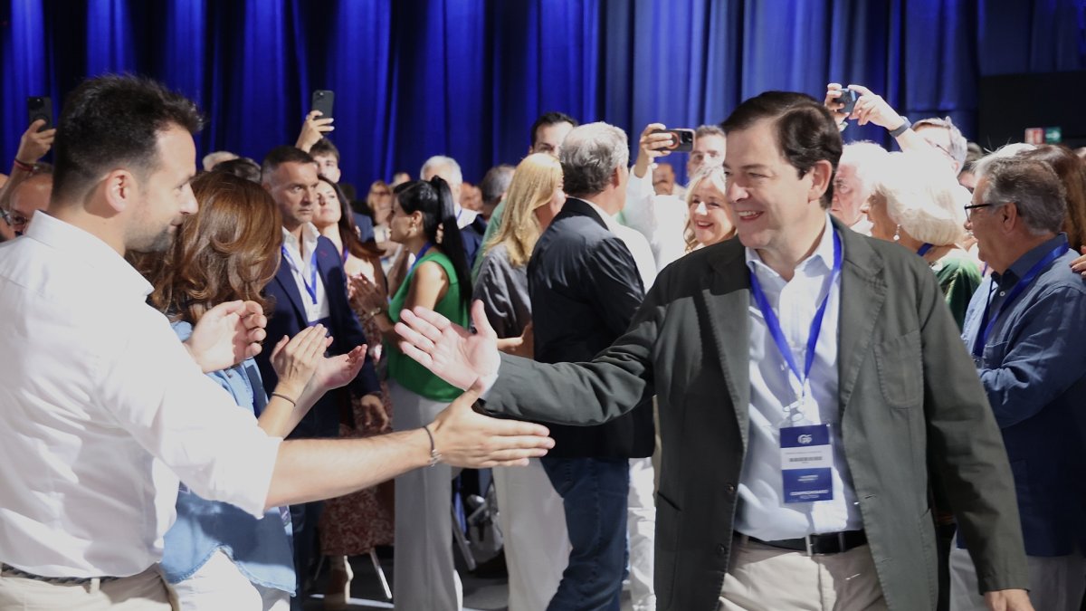 Segunda jornada del veintiún congreso Nacional del PP, que se celebra bajo el lema ‘Toma partido por España’, con el debate de las ponencias política y de estatutos, los informes de los grupos parlamentarios y la presentación de la candidatura a la reelección de Alberto Núñez Feijóo.