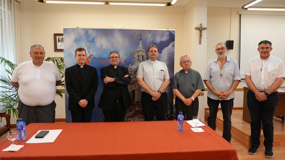 Abilio Martínez junto a parte del consejo consultivo de la Diócesis de Osma-Soria.
