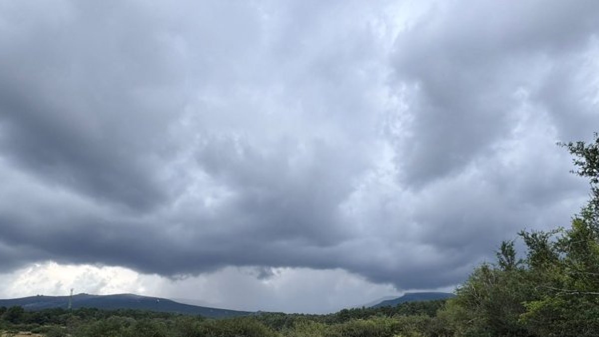 Tormenta en la zona de Urbión este sábado.