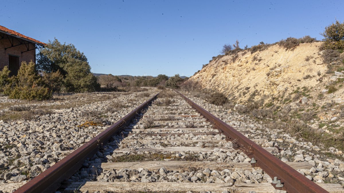 Vía abandonada del antiguo trayecto de la Soria-Castejón