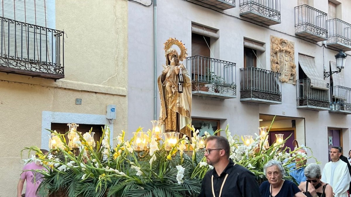 La localidad burgense rinde honores a la Virgen del Carmen.
