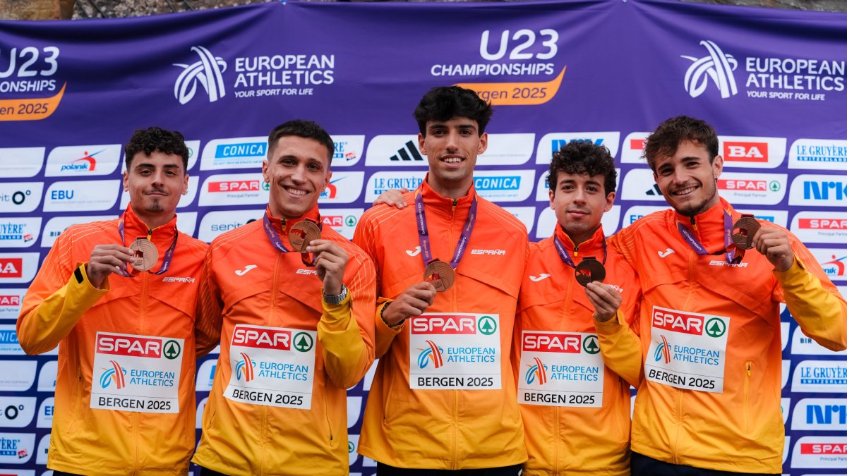 El relevo 4x100 del que forma parte el atleta del Numantino, Jaime Sancho, a la derecha de la imagen.