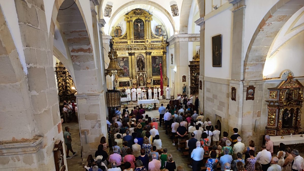 La iglesia de San Leonardo reabre sus puertas tras siete meses de obras.