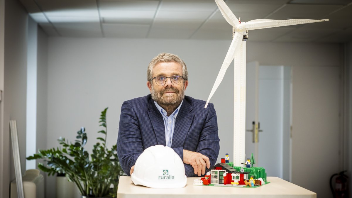 Javier Gracia es director del Área de Empresas Participadas de Caja Rural de Soria y presidente de la Asociación de Promotores de Energía Eólica de Castilla y León, Apecyl.