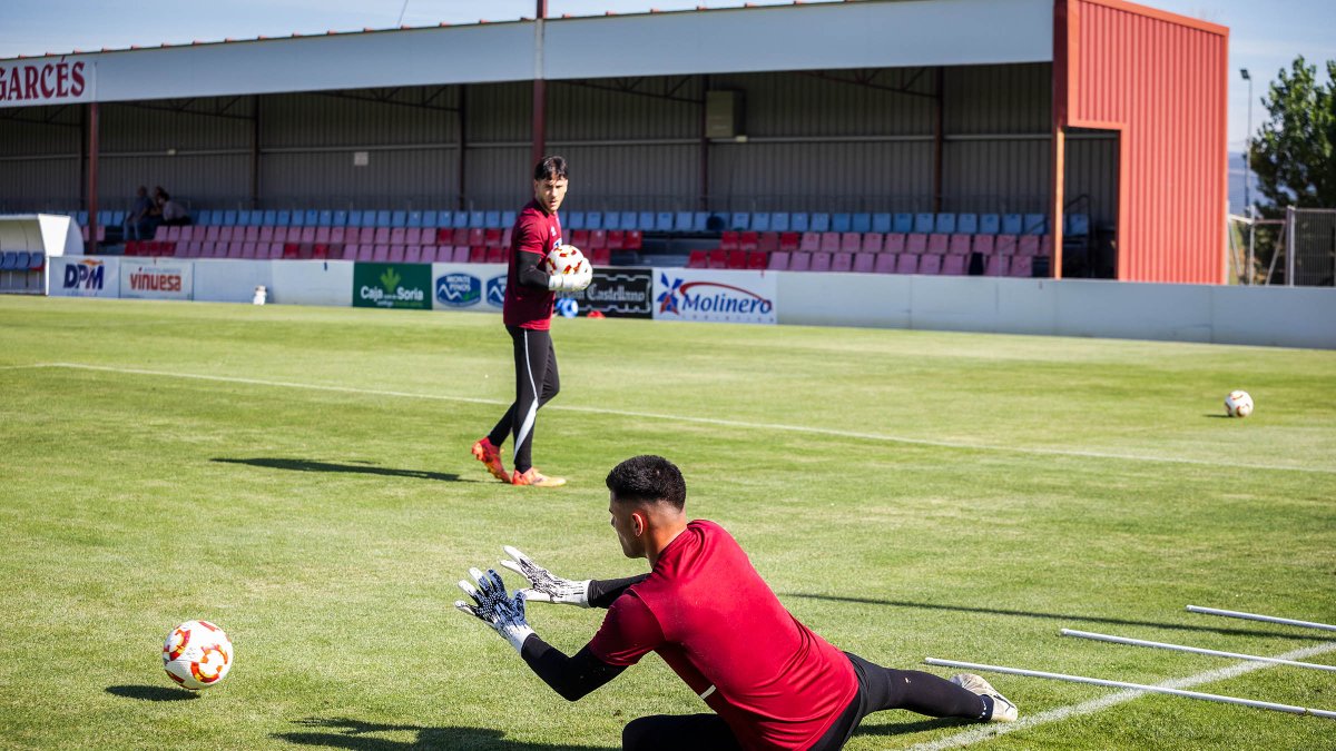 Jugadores del Numancia entrenando.