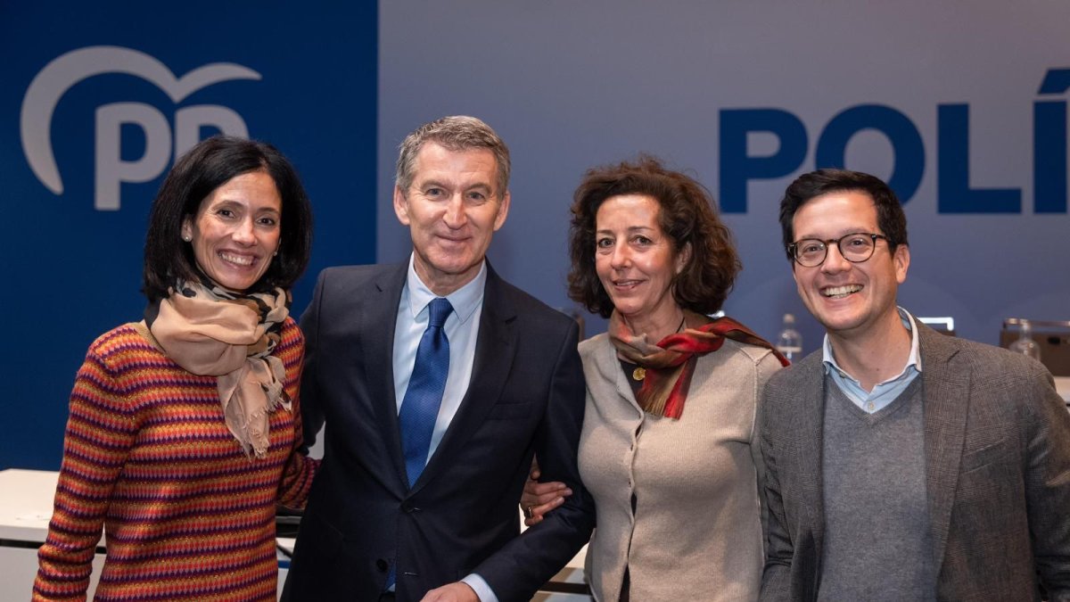 Patricia Rodríguez, Alberto Núñez Feijóo, Mercedes Cantalapiedra y Tomás Cabezón.