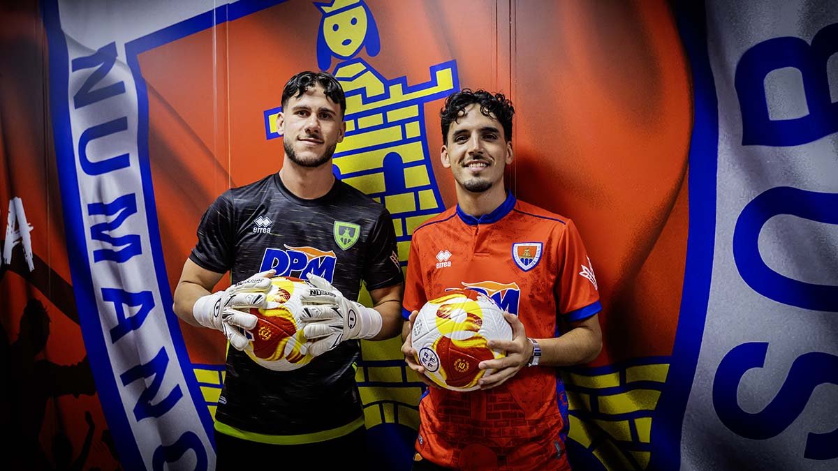 Joel Jiménez y Fermín Ruiz, durante su presentación como jugadores del CD Numancia.
