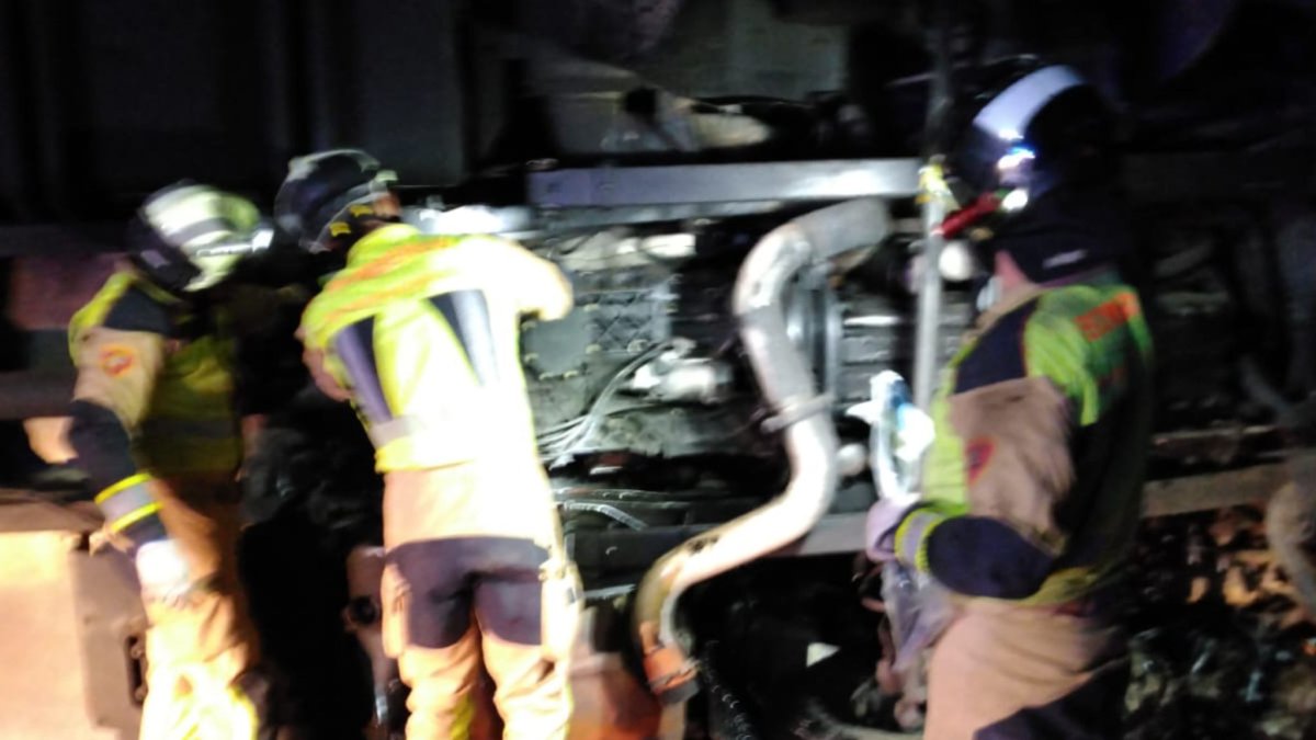 Bomberos de la Diputación de Zaragoza en el siniestro.