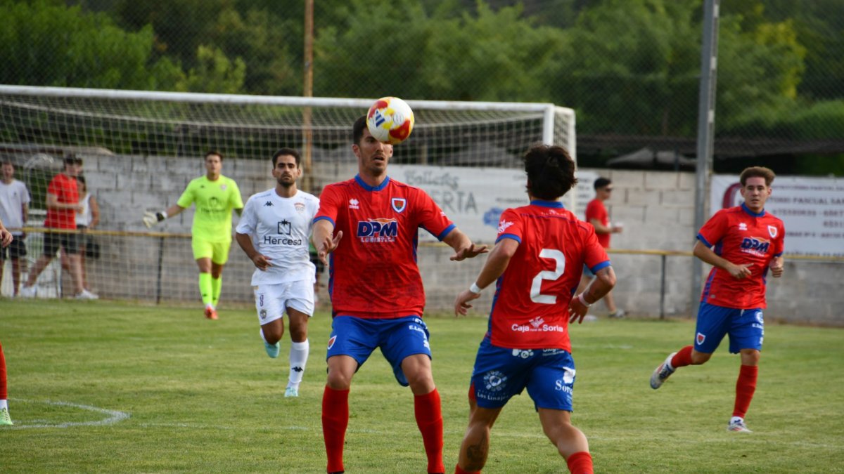 Carlos Gutiérrez fue el goleador numantino en el primer partido de pretemporada.