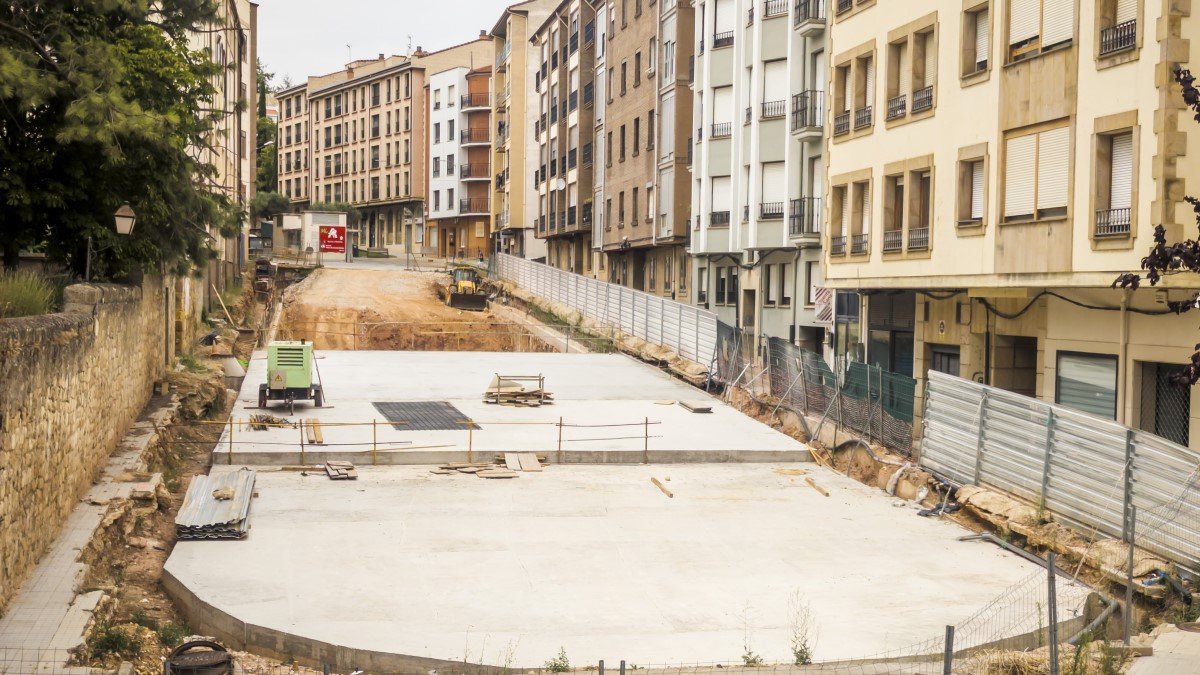 Obras de ampliación del aparcamiento de Doctrina.