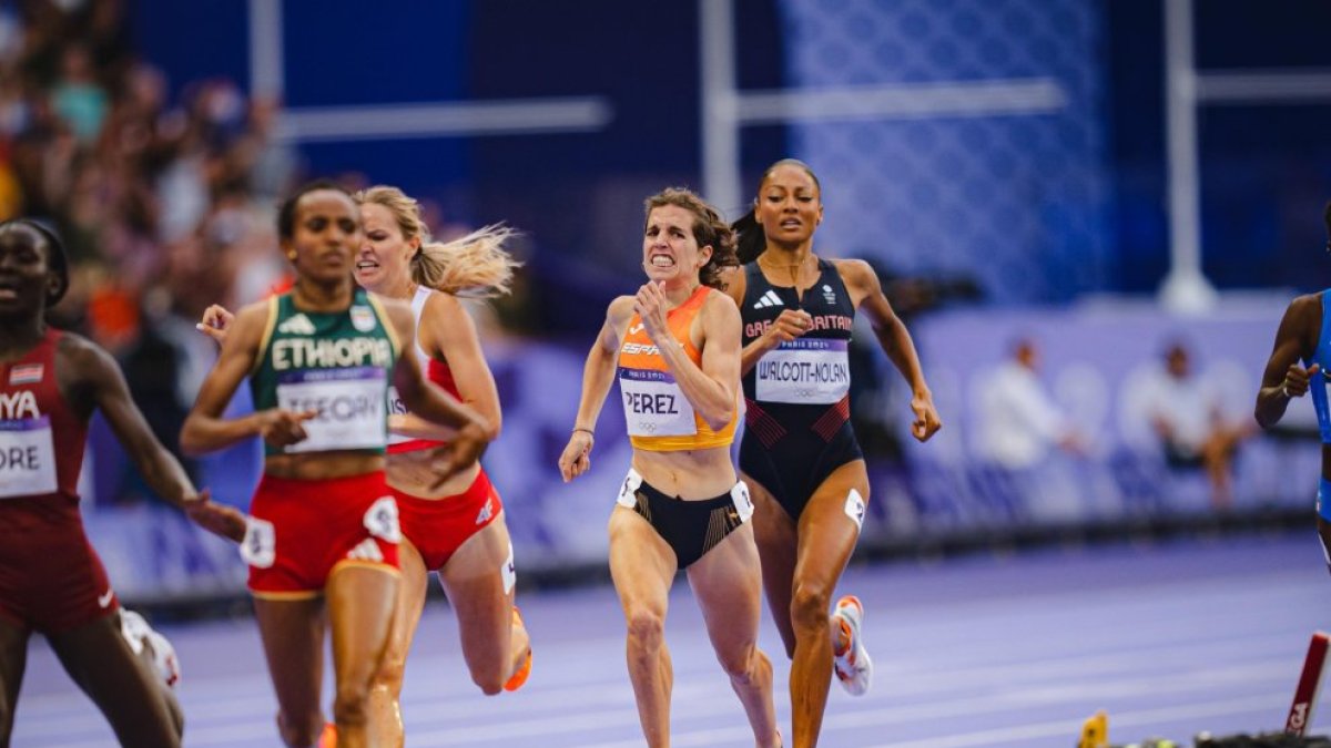 Marta Pérez en las semifinales de París 2024 donde lograba el récord de España de 1.500.