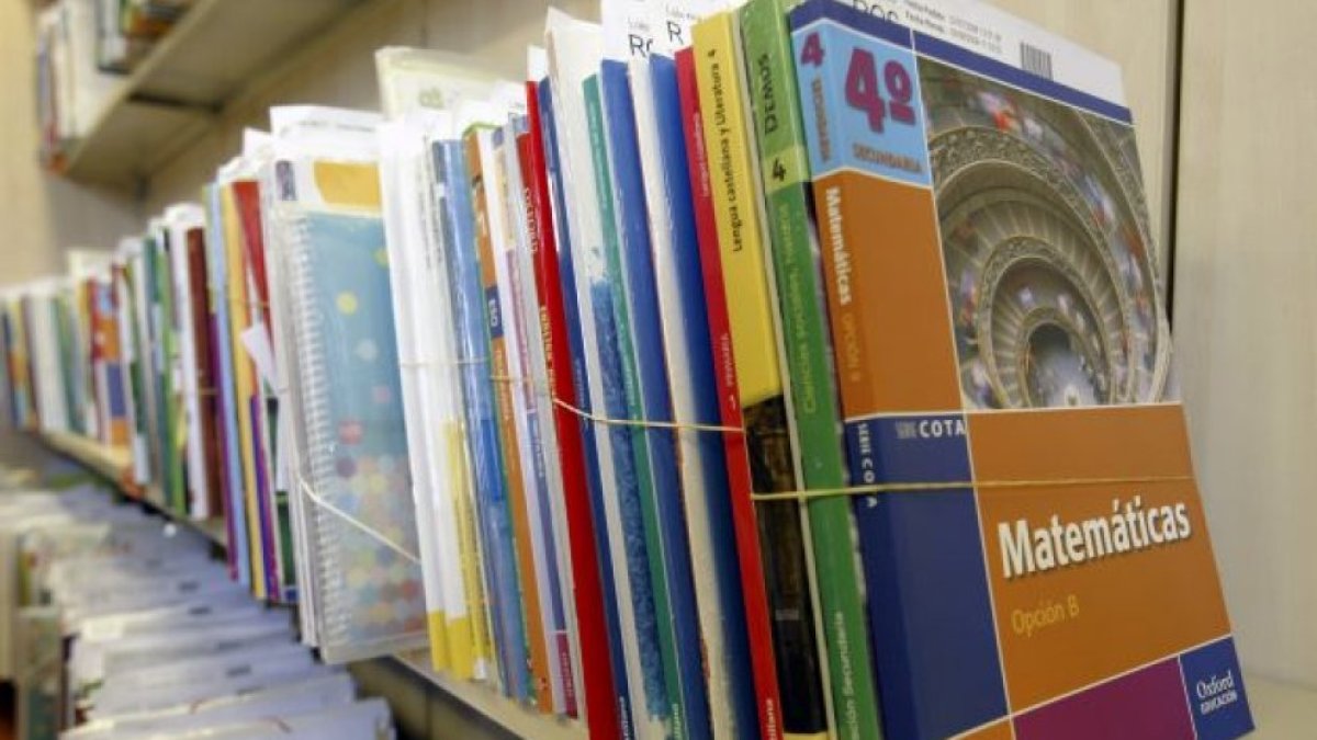 Las librerías ya preparan pedidos para el regreso a las aulas.