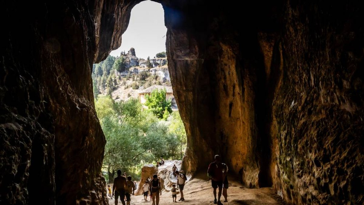 Una fiesta mariana en la ermita del Cañón del Río Lobos
