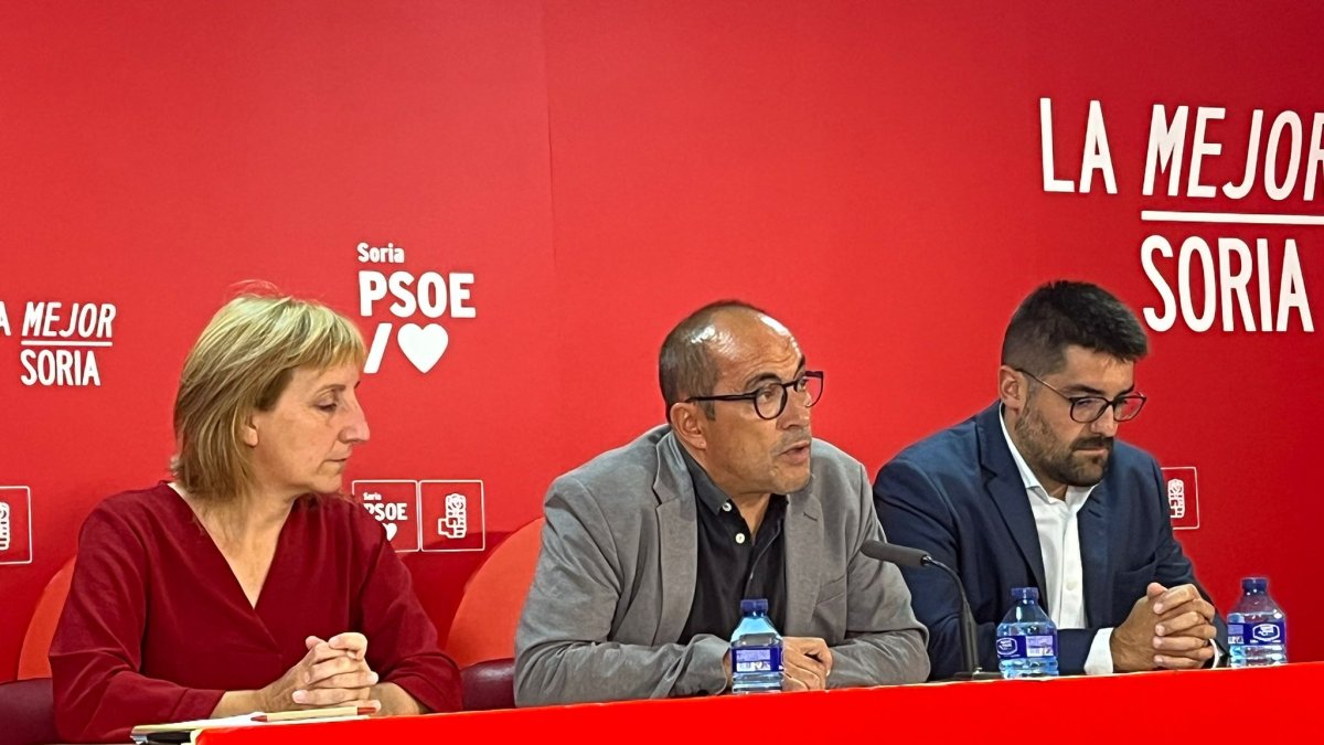 Yolanda Santos, Luis Rey y Carlos Llorente.