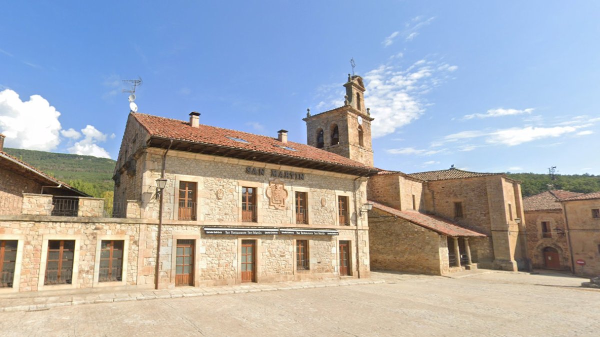 El Consistorio pinariego licita el arrendamiento del hostal San Martín.