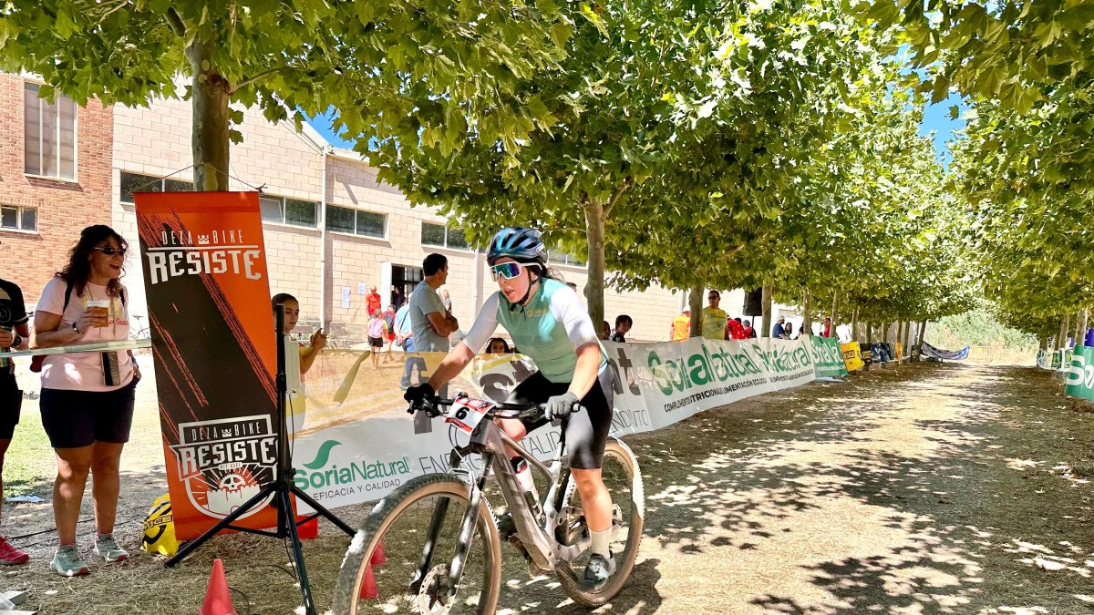 Un corredor durante una prueba de BTT en la provincia.