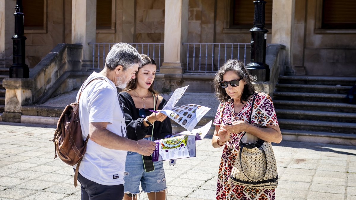 Turistas en la capital.