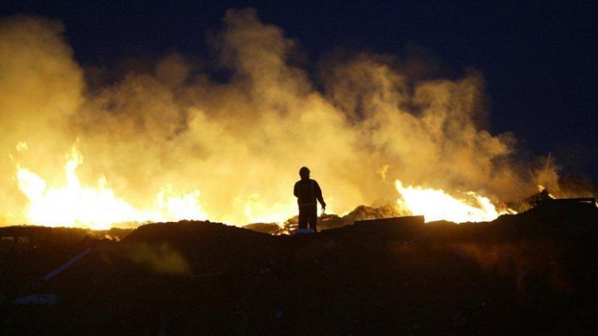 El PSOE exige un convenio de incendios anual a dos bandas.