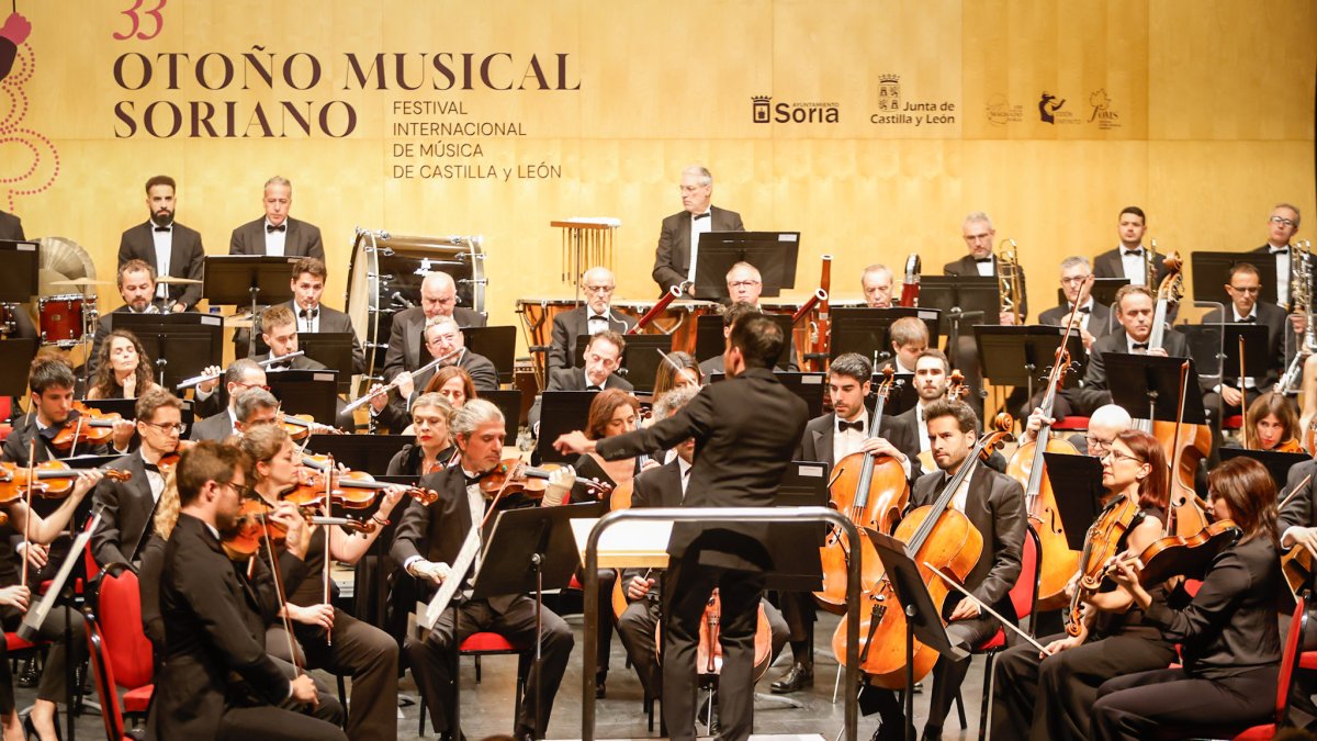Para finalizar el acto la ONE homenajeó al gran Odón Alonso.