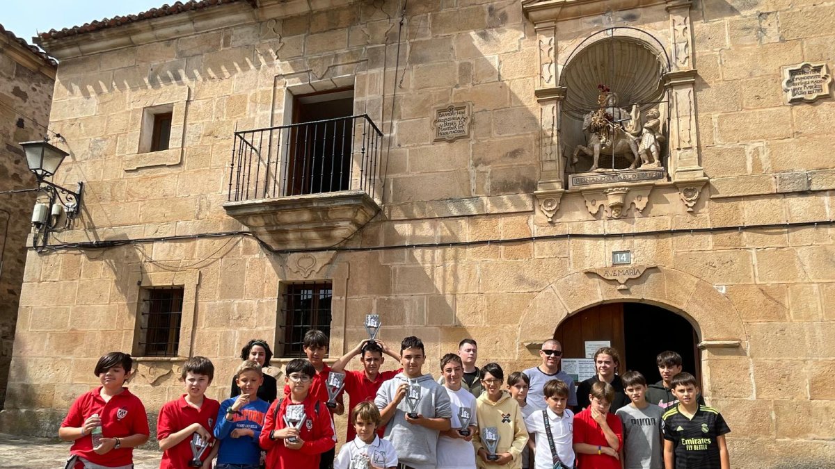 Los participantes en el torneo pinariego.