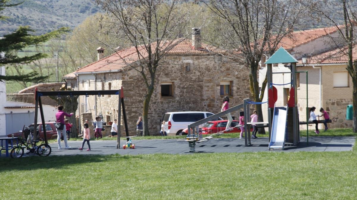 Suellacabras está a poco más de 40 kilómetros de Soria.