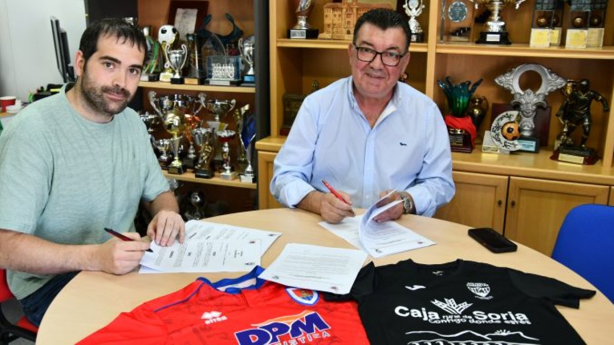 Firma del acuerdo entre las dos entidades.