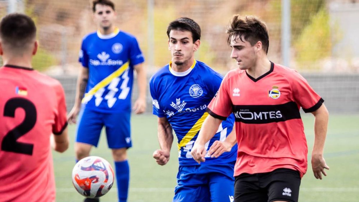 El Calasanz se coloca a dos puntos de la primera posición